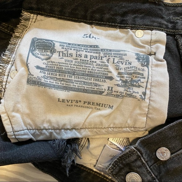 Black Levi 501 cutoffs - Picture 6 of 6